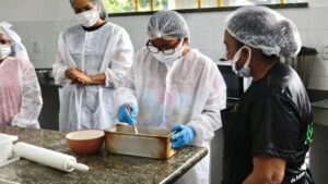Projeto Padaria Artesanal inicia 2026 com meta de capacitar 2 mil pessoas em Manaus