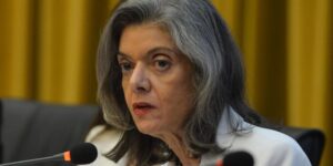 Cármen Lúcia vota contra gratificação de desempenho a inativos do INSS