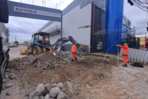 Obras de reconstrução da passarela Santos Dumont avançam em Manaus