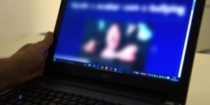 Crimes cibernéticos disparam 28% em 2025, com destaque para exploração infantil e misoginia