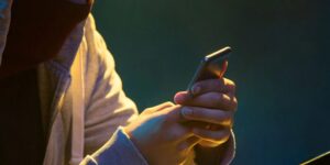 Levantamento aponta 173 vítimas de deepfakes sexuais em escolas brasileiras