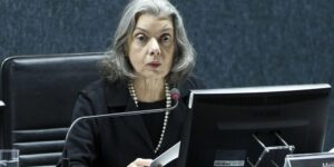 Cármen Lúcia define regras para atuação de juízes em meio a polêmicas no STF