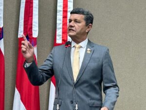 Comandante Dan critica morosidade na reconstrução da ponte do Autaz-Mirim após 3 anos de desabamento