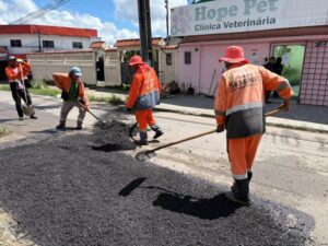 Prefeitura de Manaus intensifica recuperação asfáltica na rua Aracé, no Cidade Nova