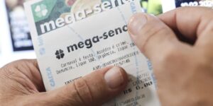 Bilhete de loteria veicula mensagem de combate à violência contra a mulher