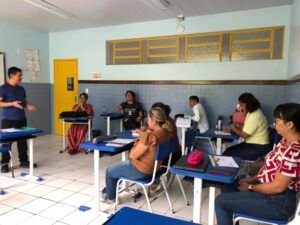 Formação científica chega à zona ribeirinha de Manaus e impulsiona pesquisa nas escolas municipais