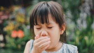 Viroses de verão acendem alerta com retorno às aulas; especialistas indicam cuidados