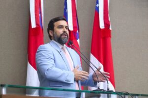 Fevereiro Roxo: Dr. George Lins celebra inclusão da fibromialgia como deficiência física no Amazonas