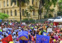 Ilú Obá De Min e Banda do Trem Elétrico dão o pontapé inicial no carnaval de rua de SP