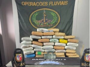 Mais de 45 kg de drogas apreendidos em embarcação no Rio Solimões