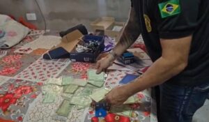 Homens armados com fuzil ameaçam servidores públicos em Manaus durante operação contra agiotagem