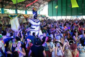 CarnaIdoso 2026 atrai mais de 2,5 mil pessoas em Manaus com foco em respeito e alegria