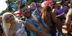 Bloco Divinas Tretas celebra diversidade e carnaval sem assédio no Rio de Janeiro