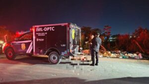 Homem com mãos amarradas é encontrado morto a tiros na Avenida Flamboyant, em Manaus