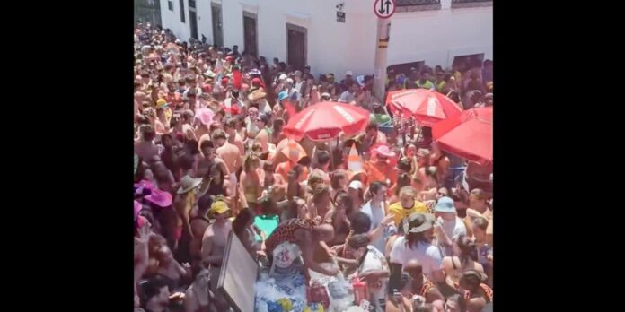Bloco Bafo da Onça celebra 70 anos com desfile histórico em Santa Teresa