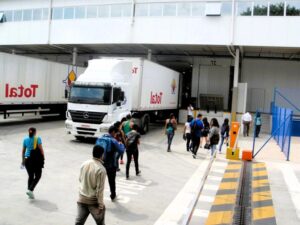 Oportunidades de emprego: Vagas abertas para Serviços Gerais, Auxiliar de Expedição e Produção