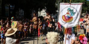 Bloco Mulheres Rodadas usa carnaval para debater violência contra a mulher no Rio