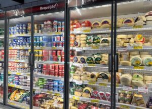 Produção recorde de leite derruba preços em 2025; 2026 promete cautela e ajustes