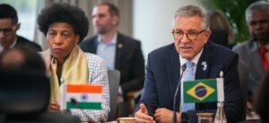 Brasil e Índia buscam fortalecer produção de medicamentos e saúde digital