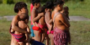 Governo envia equipe emergencial para combater surto de coqueluche na Terra Indígena Yanomami
