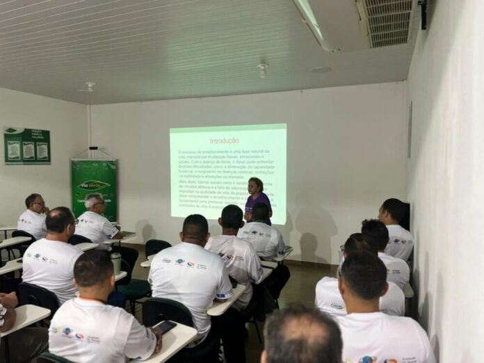 Prefeitura de Manaus capacita motoristas de ônibus no programa Escola de Transporte Inclusivo