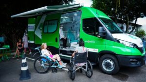 Unidade odontológica móvel da prefeitura de Manaus atende mais de 200 pessoas na Fundação Dr. Thomas