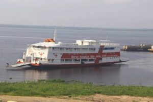 Barco Hospital São João XXIII retorna a Silves para oferecer atendimento médico e odontológico