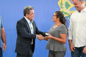 Vice-governador Tadeu de Souza celebra mais de 5,8 mil pessoas beneficiadas com entrega de óculos no Amazonas