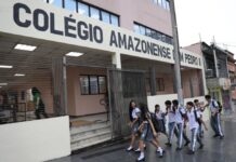 Colégio Amazonense Dom Pedro II inicia aulas em sede provisória enquanto prédio histórico é restaurado