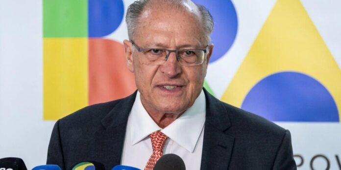 Alckmin avalia que nova tarifa global de 15% dos EUA é benéfica para o Brasil