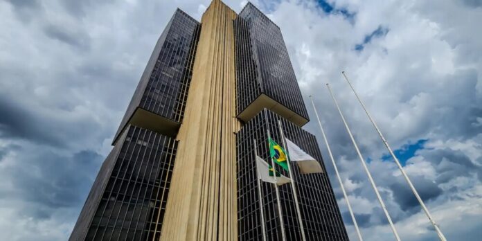 Contas externas do Brasil registram déficit menor em janeiro de 2026