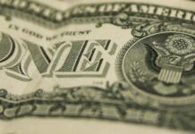 Bolsa de valores brasileira atinge recorde histórico de 191 mil pontos impulsionada por capital externo