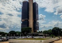 Juros disparam para famílias e empresas em janeiro, aponta Banco Central