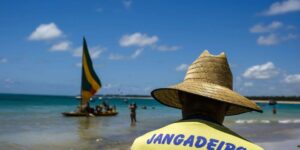 Senado aprova novas regras para agências de turismo receptivo e altera impostos para indústria química