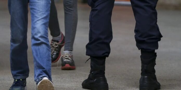 PMs afastados no DF após punição com flexões em alunos de escola cívico-militar