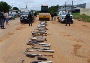 Detran-AM destrói quase 200 equipamentos de descarga livre em Humaitá