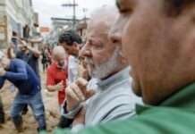 Lula garante recuperação de perdas materiais em visita a municípios mineiros afetados por chuvas