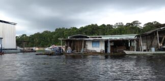 Após pedido da Defensoria Pública, presidência do Tribunal de Justiça suspende retirada de flutuantes no Tarumã-Açu Arquivo/DPE-AM