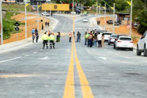 Travessa Billy Graham é entregue em Manaus e recebeu 480 toneladas de asfalto