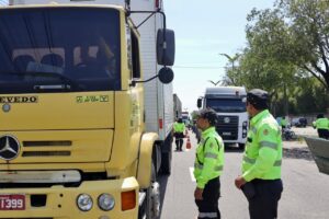 Operação ‘Carga Pesada’ registra 87 autuações e 13 remoções na zona Sul de Manaus