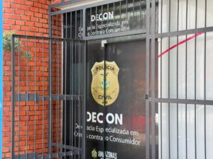 Casal é preso em Manaus após aplicar golpes com agência de viagens e causar prejuízo de mais de R$ 100 mil