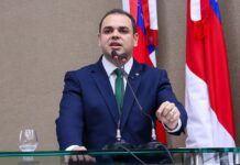 Roberto Cidade critica renúncia de David Almeida e aponta ‘traição à população de Manaus’ Roberto Cidade critica renúncia de David Almeida e aponta ‘traição à população de Manaus’