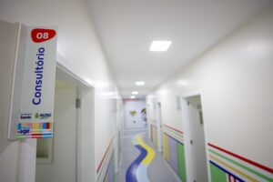 ‘É mais um ato de esperança’, diz mãe atípica sobre novo Caic TEA inaugurado no Parque 10