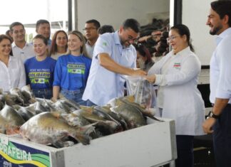 Governador Wilson Lima inicia entrega de 470 toneladas de peixe e reforça segurança alimentar na Semana Santa Peixe no Prato Solidário beneficia 600 instituições assistenciais com doação recorde de pescado