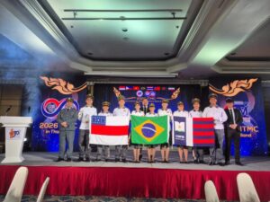 Alunos do CMPM 2 conquistam medalhas em concurso internacional de matemática na Tailândia