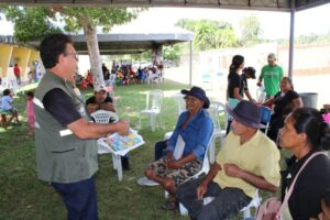 FVS-RCP leva prevenção e orientação a comunidades ribeirinhas em Silves e Itapiranga