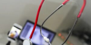 AgSUS e FMUSP oferecem mil vagas em curso gratuito de Saúde Digital para profissionais do SUS