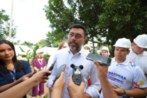 Governador Wilson Lima vistoria terceiro Caic TEA em Manaus, com entrega prevista para o fim de março