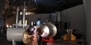 Faturamento da indústria sobe 2,3% em janeiro, mas ainda abaixo do patamar de 2025