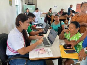 Ipaam e MMA entregam Cheque Verde a 252 indígenas em São Gabriel da Cachoeira